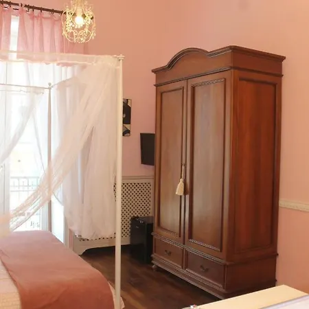 Le Sorelle Nápoly